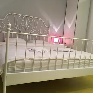 Green Apartment Bucureşti